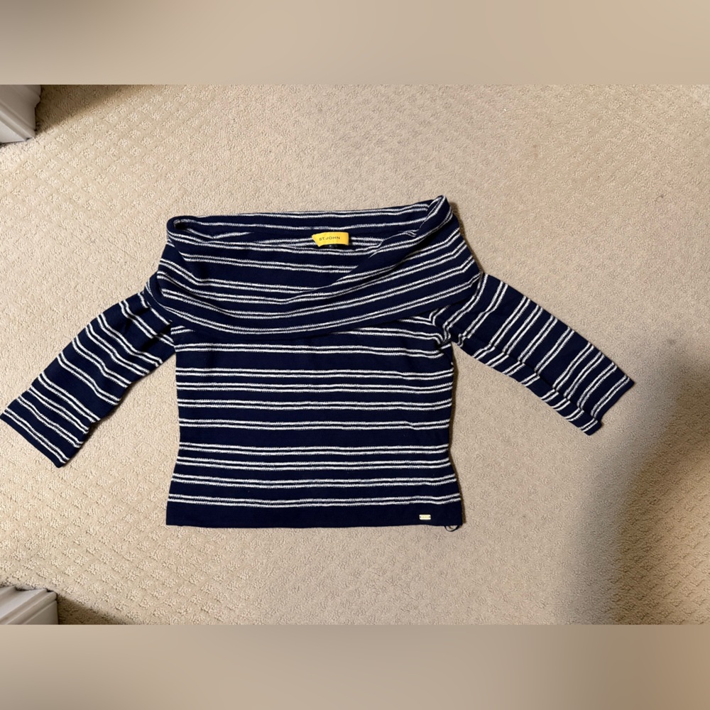 St John knit crop top -classic and stylish
